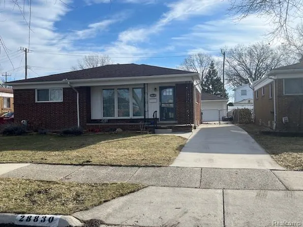 28830 Jane St, Saint Clair Shores, MI 48081