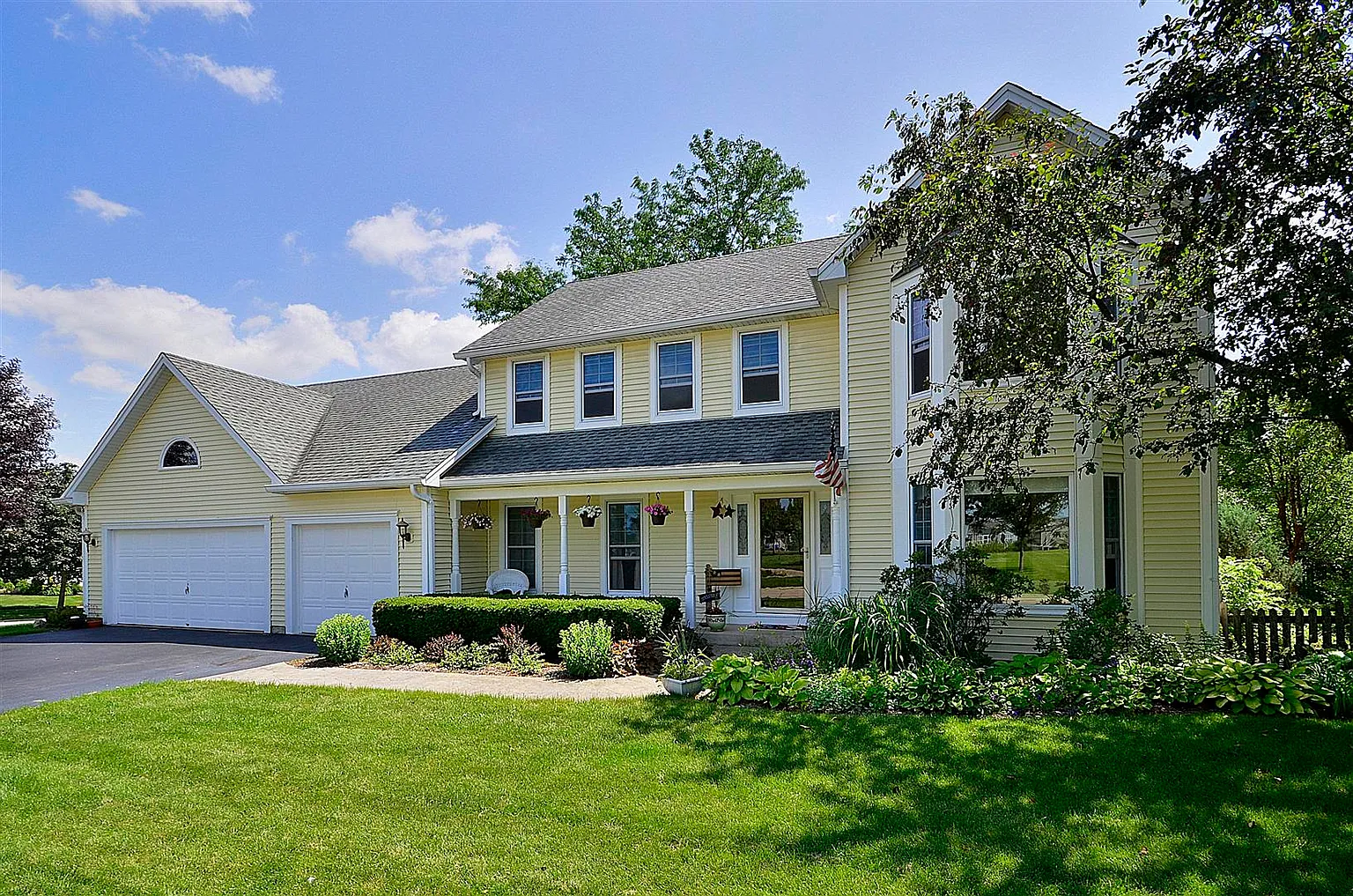 2316 Blackberry Dr photo 1