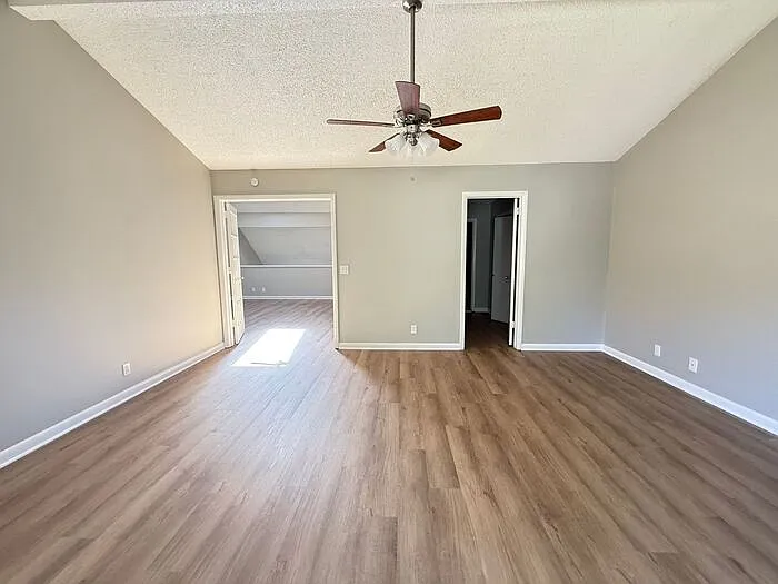 431 Belle Pointe Dr — Photo 8