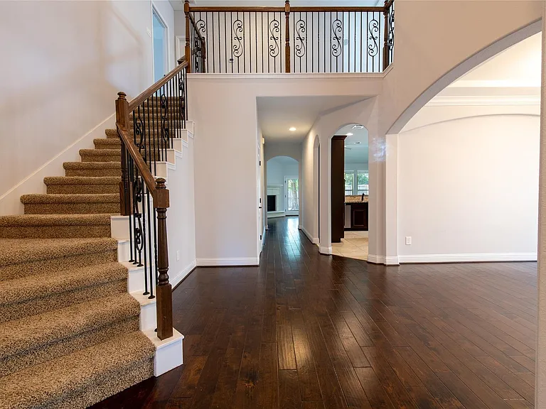 7 Whispering Thicket Pl — Photo 3
