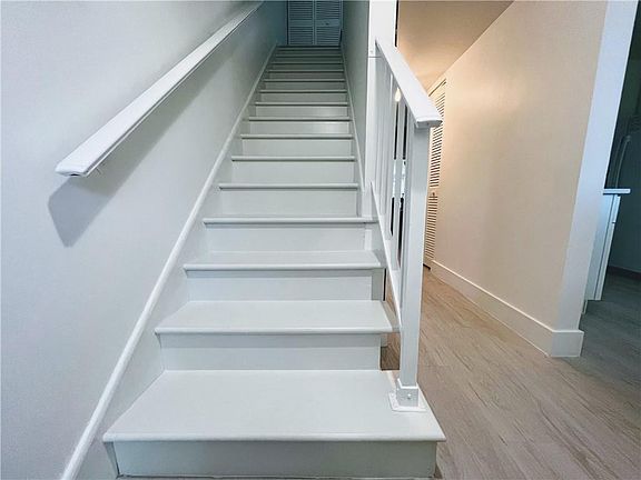 4th image of 4835 Esedra Court