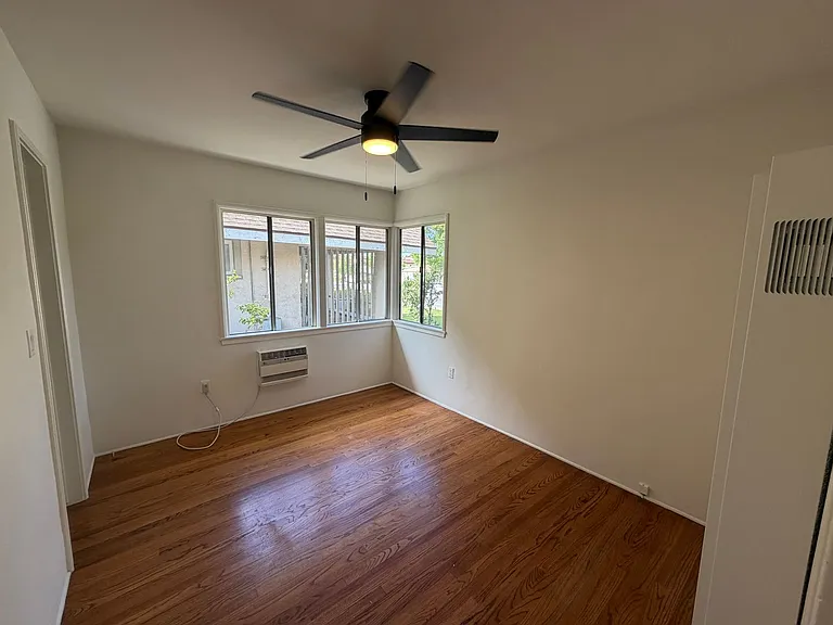 788 S Marengo Ave — Photo 11