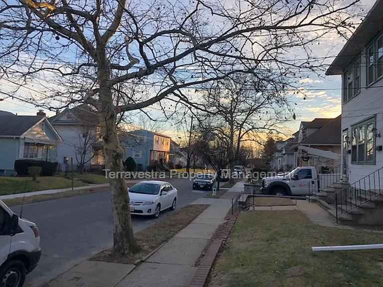 31 Lane Ave — Photo 22
