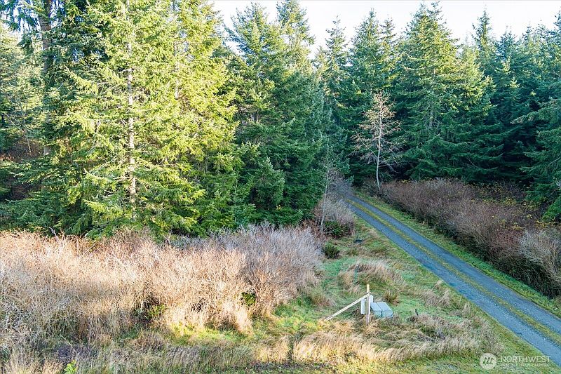 4th image of 261 Aloha Place Lot #2