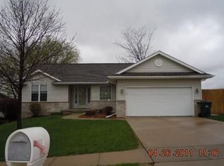 3302 Remington St SW, Cedar Rapids, IA 52404