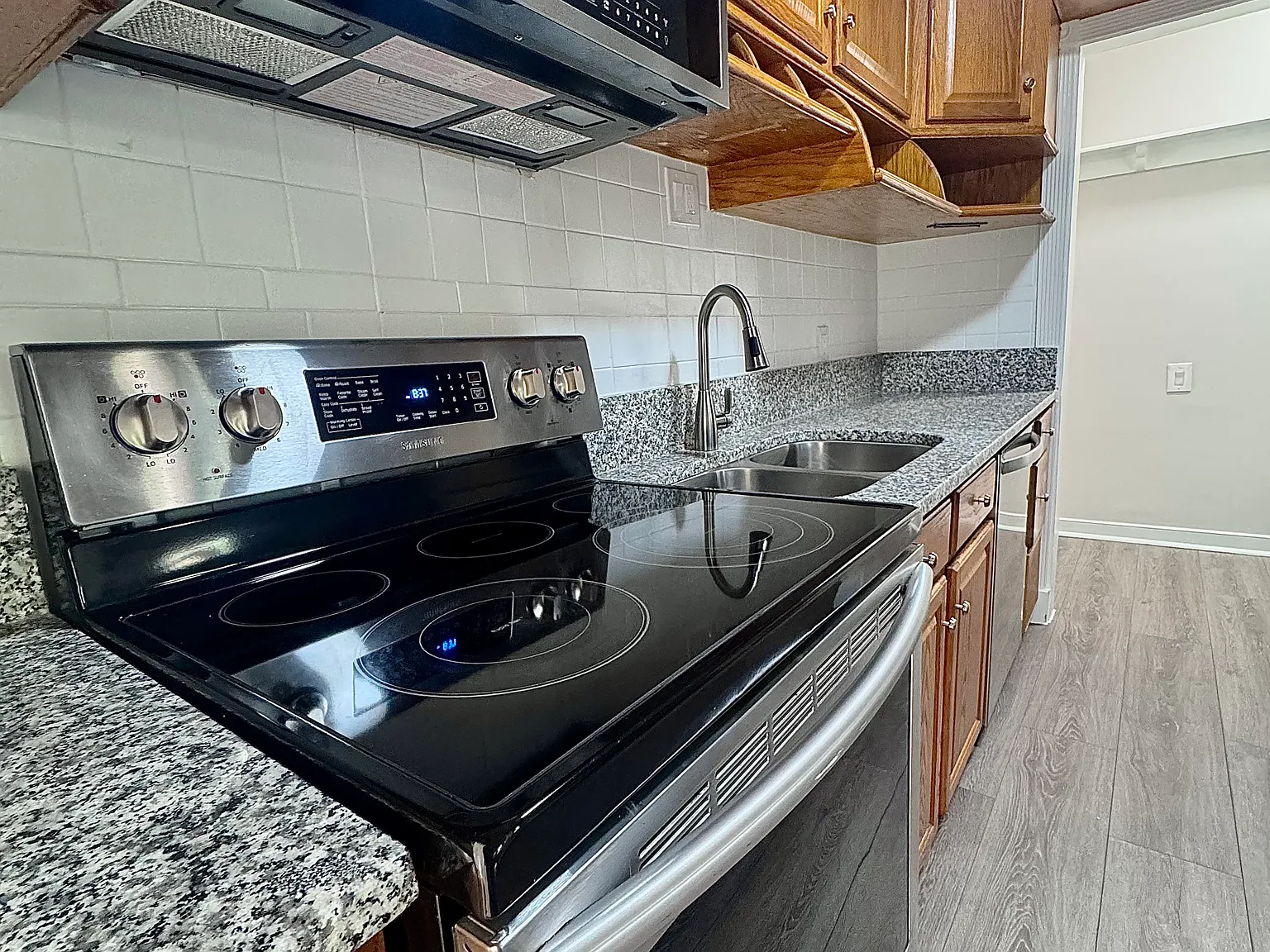 3 bed, 1200 sqft, $1,895 — Photo 1