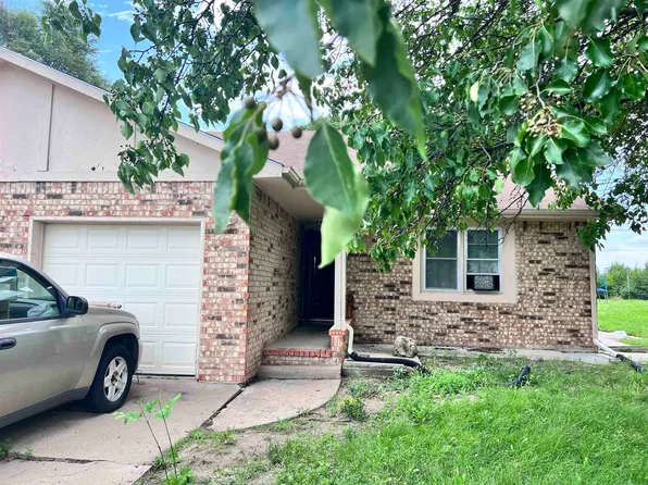 7423 E 17th St N, Wichita, KS 67206