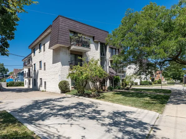 White Stone Manor 2, 18001 Lake Shore Blvd #Ws2-301, Cleveland, OH 44119
