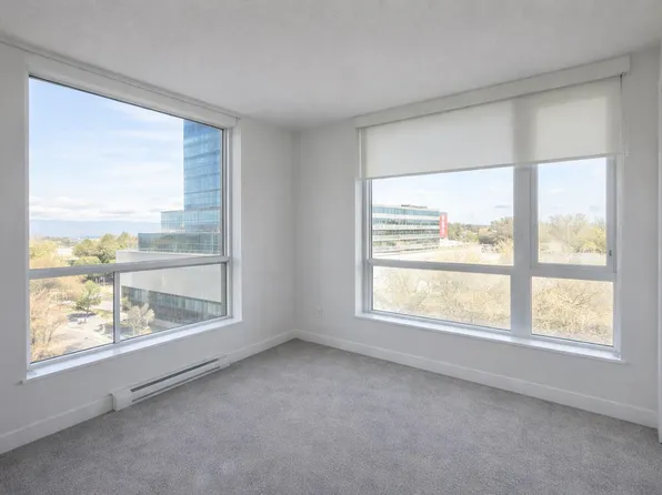 10777 University Dr #610, Surrey, BC V3T 0E6