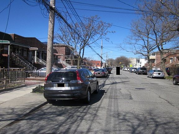 4th image of 1150 E 100th St