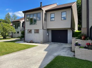 6 Oak Ct, Morgantown, WV 26505