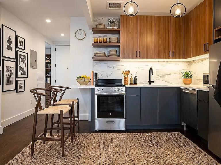 980 Halsey St #7C — Photo 3