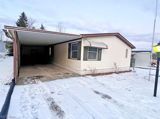 2744 Deer Pass Dr SW, Canton, OH 44706