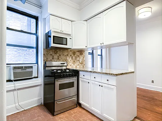 Rented by City Connections Realty | media 11