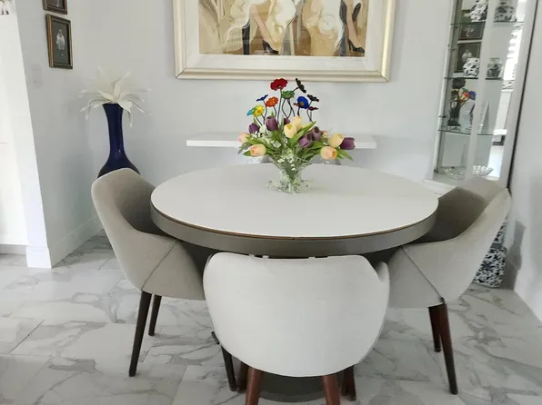 3951 Via Poinciana #214, Lake Worth, FL 33467