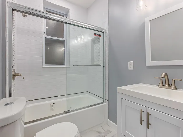 380 Baldwin Ave #2R — Photo 13