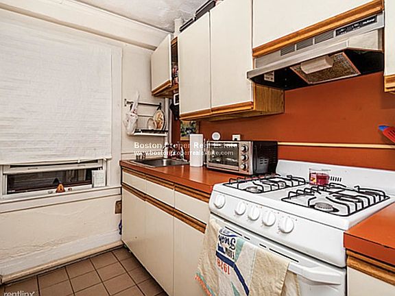 94 West Cedar St. #2 Boston - Beacon Hill Unit Photo 3