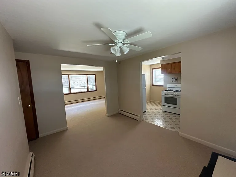 30 Garden Ave — Photo 7