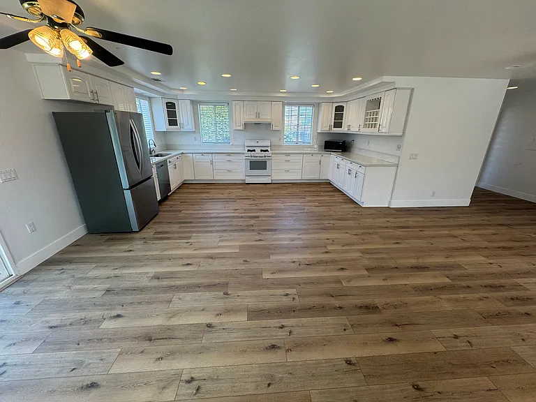 8202 Palm St — Photo 5