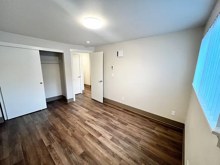 Cougar Creek Apartments — Photo 21