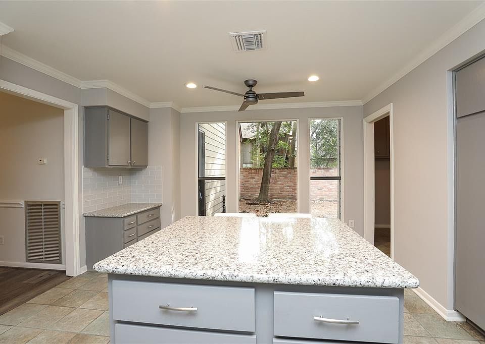 1st image of 298 Sugarberry Cir #298