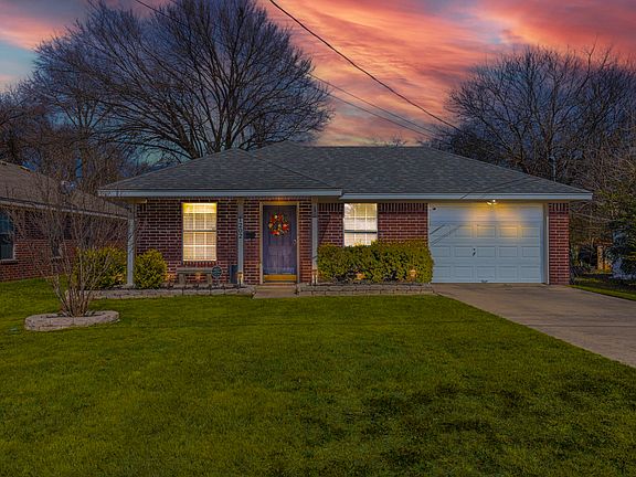 2nd image of 1202 Spring St