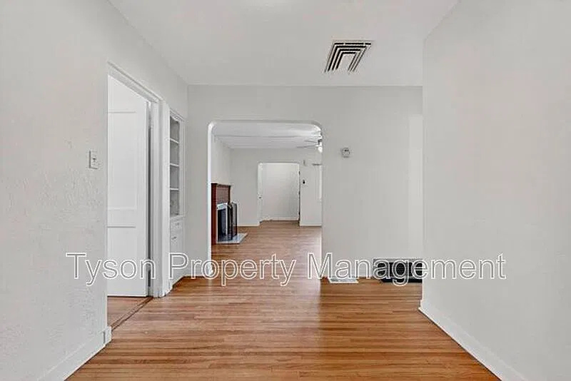 3 bed, 2.0 bath, 1509 sqft, $2,050 — Photo 4