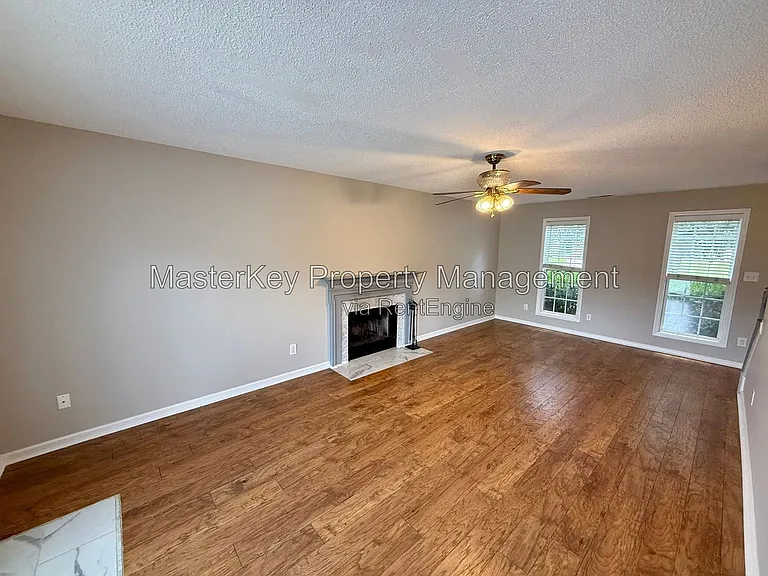 703 Swan Hill Ct — Photo 8