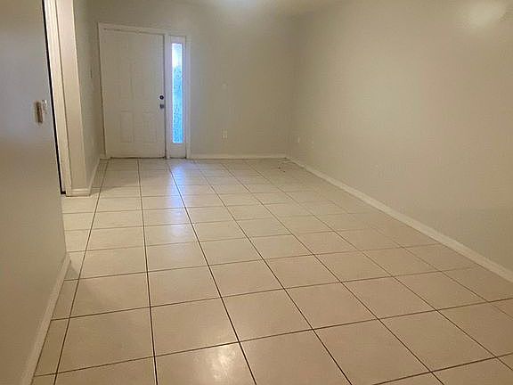 4th image of 2930 SE 13th Ave Unit 103
