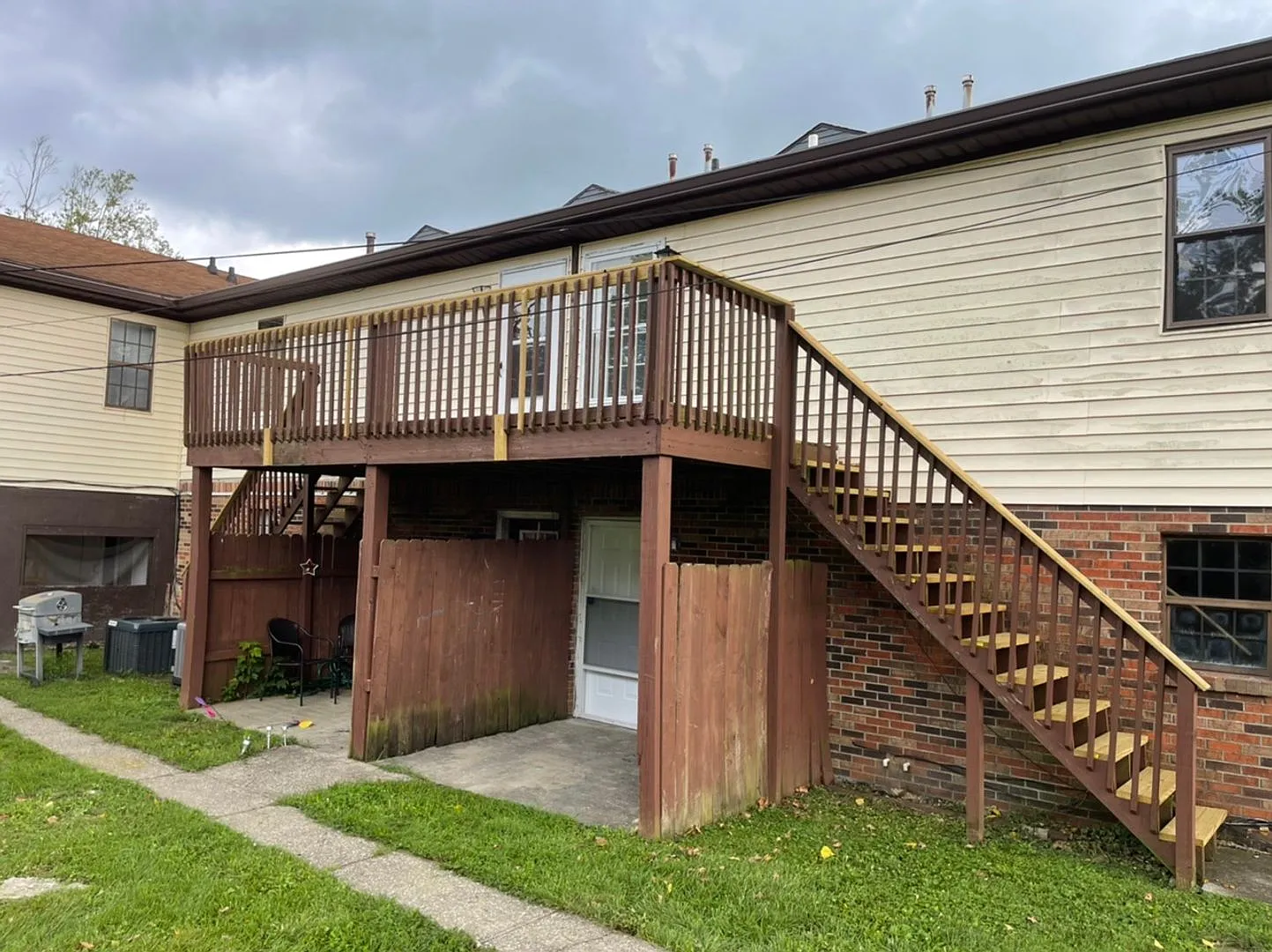 307-315 Blue Bird Drive 6-Plex — Photo 4