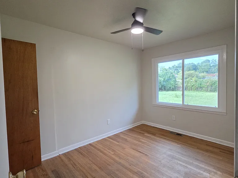 432 Northcrest Dr — Photo 17
