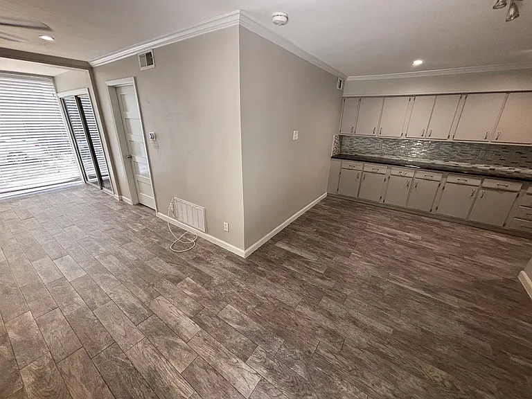 4044 Buena Vista St #111 — Photo 3