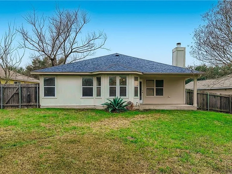113 Cassandra Dr — Photo 20