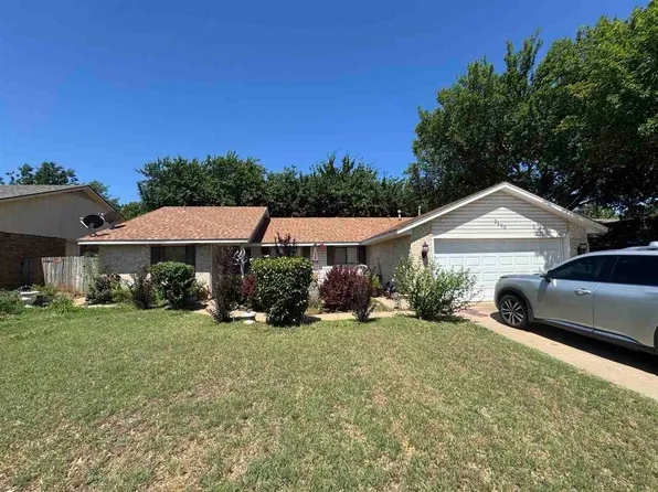 2406 NE 35th St, Lawton, OK 73507