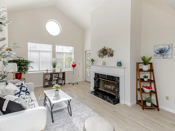 535 Pierce St APT 2310, Albany, CA 94706