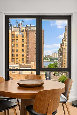 NEIGHBORHOOD&KATHARINEHAMNETT ロンT L 214 West 72nd Street #10 in Lincoln Square, Manhattan