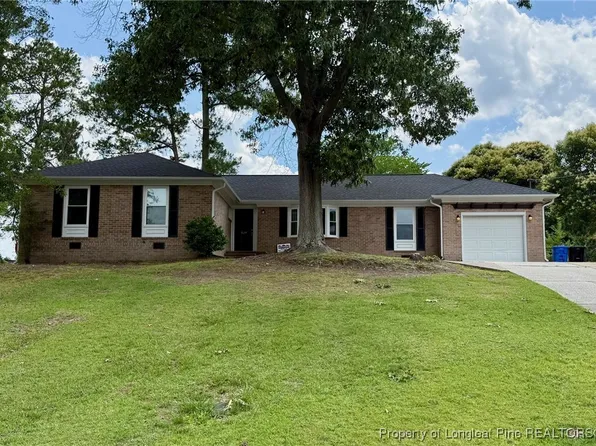 829 Dandridge Dr, Fayetteville, NC 28303