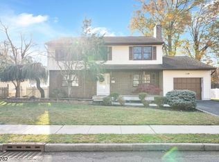 11 Lenox St, Edison, NJ 08817