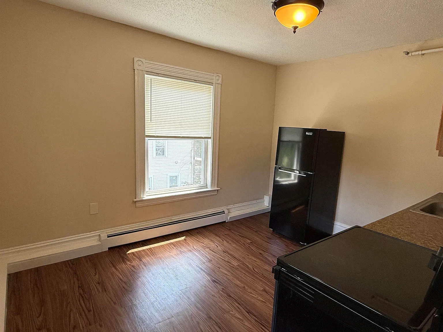 Studio, 1.0 bath, 405 sqft, $1,500 — Photo 3