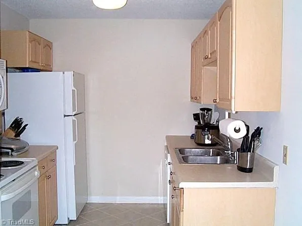 5639G Hornaday Rd, Greensboro, NC 27409