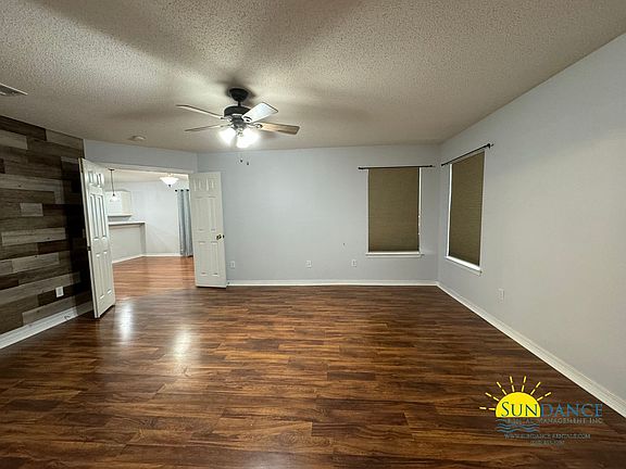4th image of 2036 Reserve Blvd