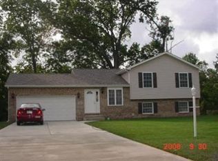 573 Pinecrest Dr E, Chesterton, IN 46304
