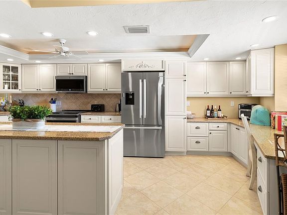 4th image of 5790 Midnight Pass Rd #208