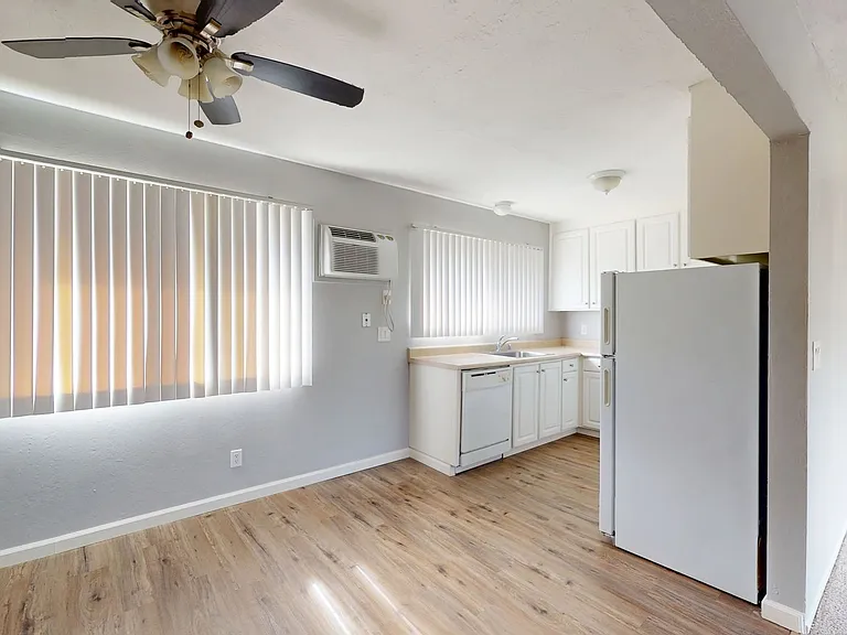 Hidden Glen Apartments — Photo 11
