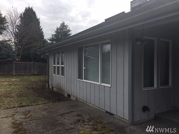 3rd image of 5214 43rd Ct SE