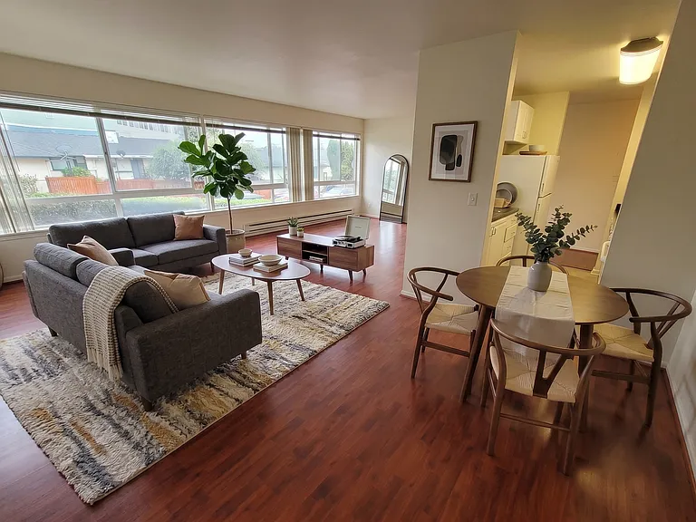 Russell/Central Park in the Heart of Ballard — Photo 80