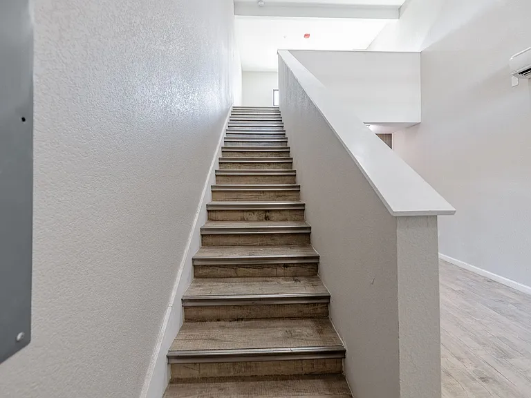 Alma Apartments — Photo 69