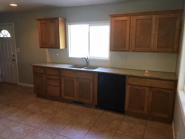 1st image of 2608 Beach Ave