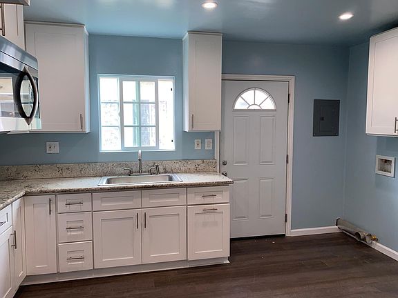 2nd image of 607 W 47th St