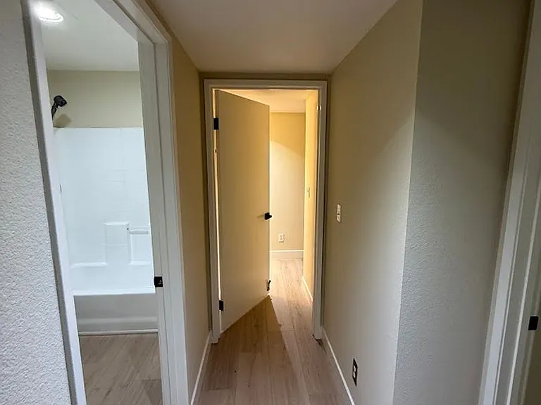 15766 Midwood Dr #4 — Photo 32